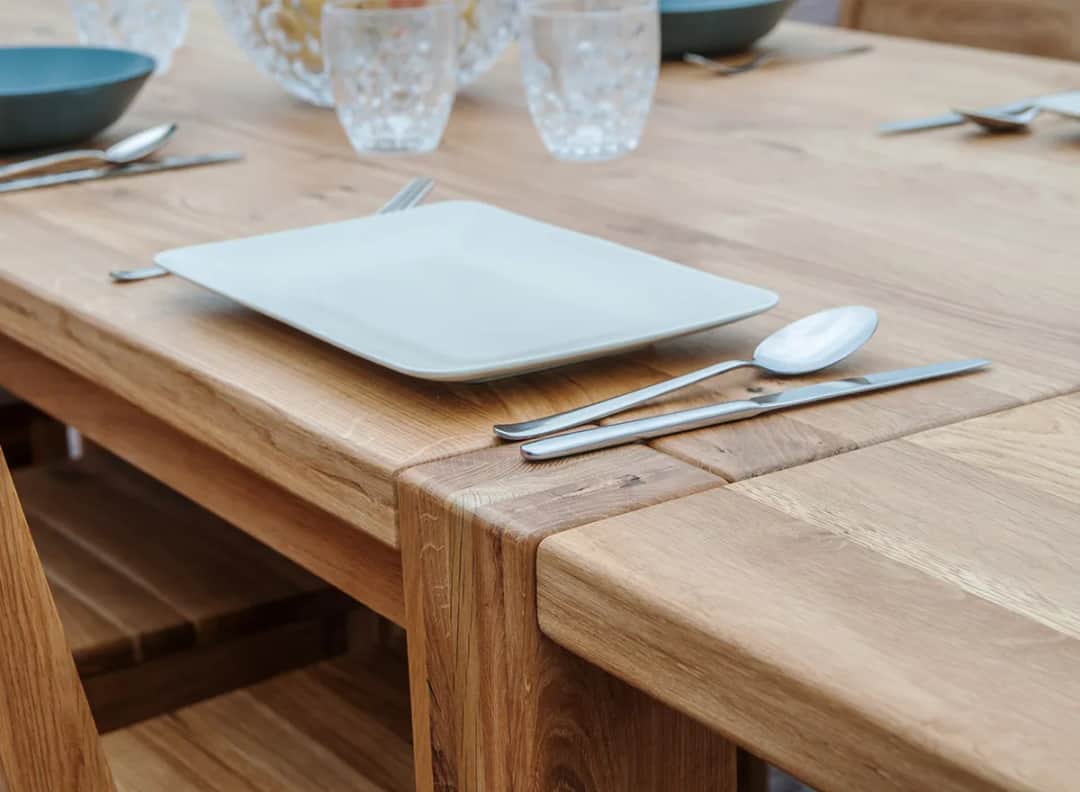 Jak odnowić stół – proste kroki do pięknego efektu bez wysiłku