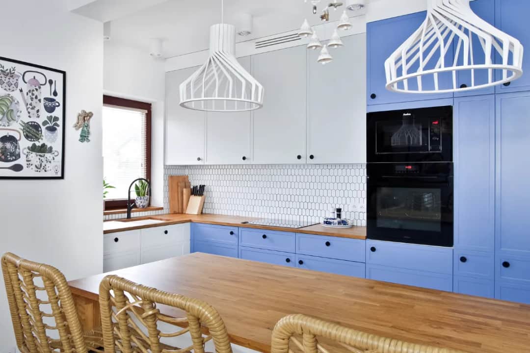 Jak dobrać kolor płytek do mebli kuchennych, aby uniknąć błędów?