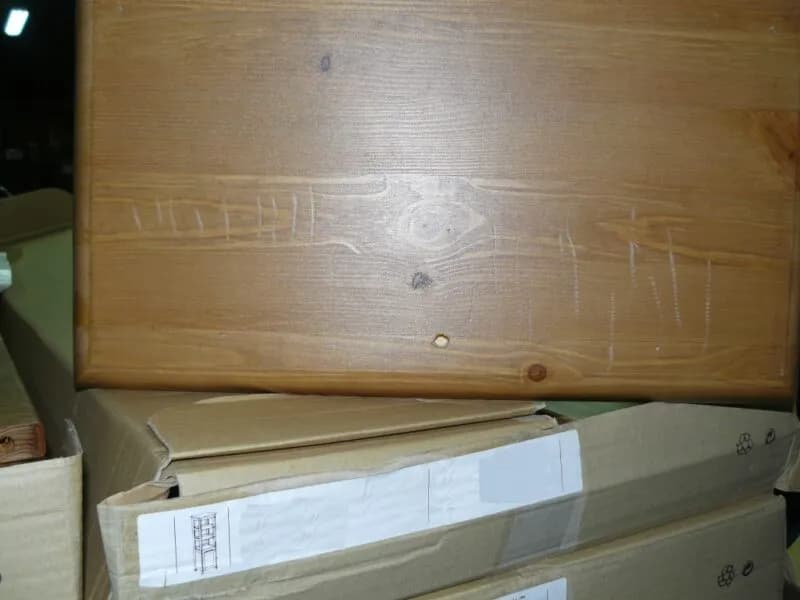 Jak naprawić odprysk na meblach lakierowanych i przywrócić ich blask